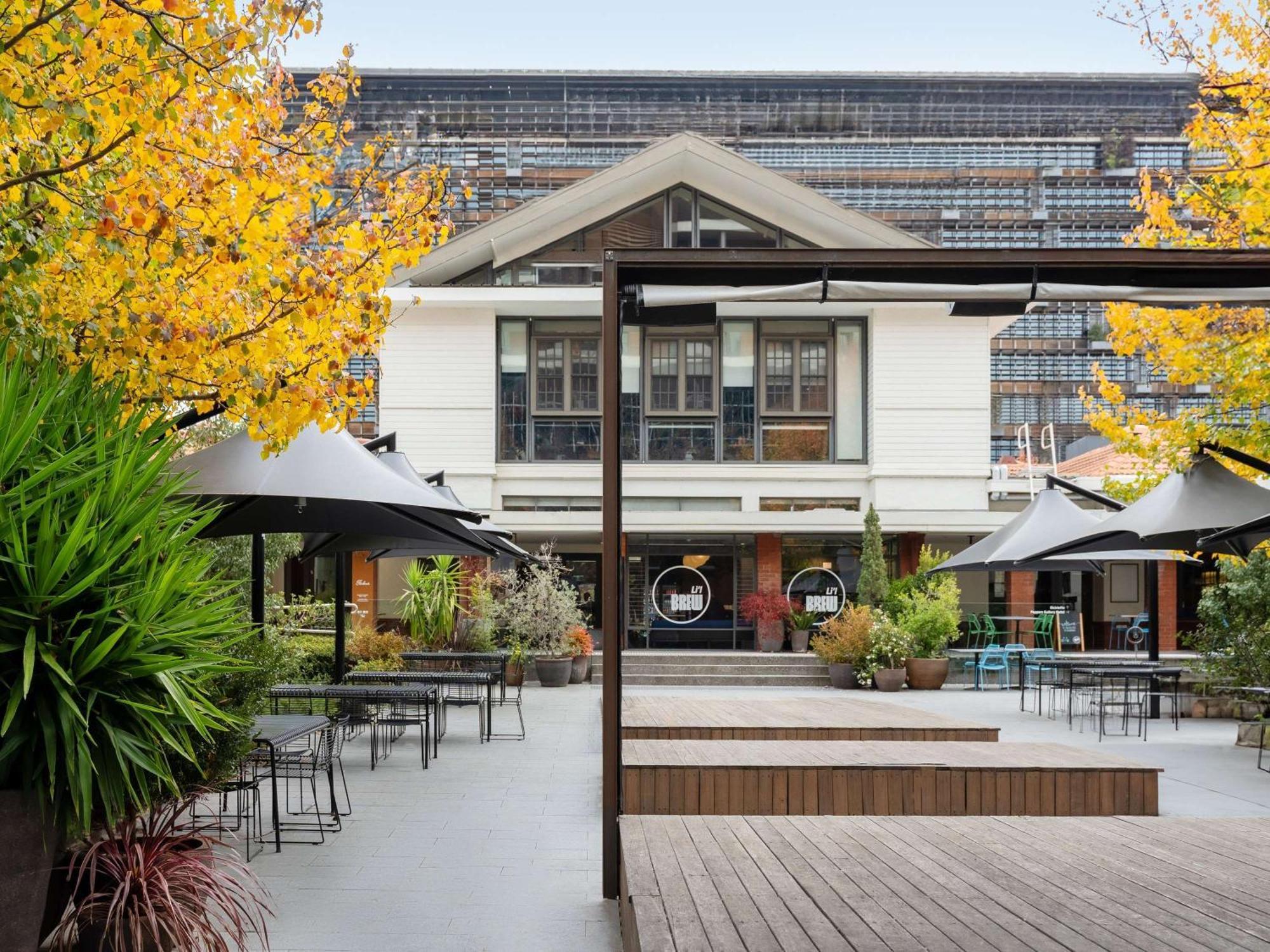 Peppers Gallery Hotel Canberra Exterior foto