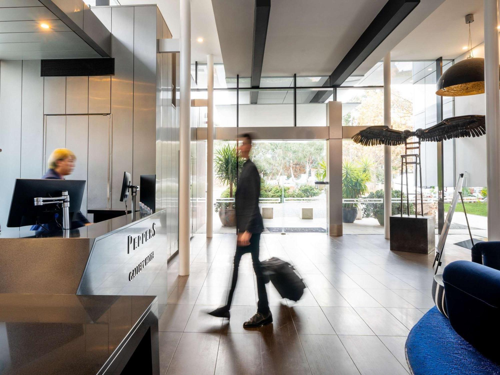 Peppers Gallery Hotel Canberra Exterior foto